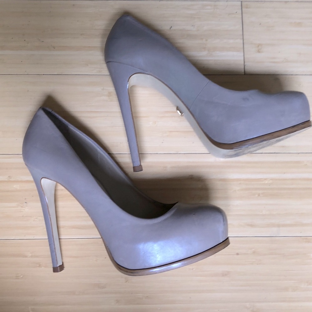 Pour la Victoire Nude Heel